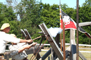 Kanone im Mittelaltercenter auf Bornholm (Foto: Destination Bornholm)