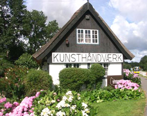 Kunsthandwerker-Häuschen sind auf Bornholm weit verbreitet (Foto: Hans-Jürgen Lenk)
