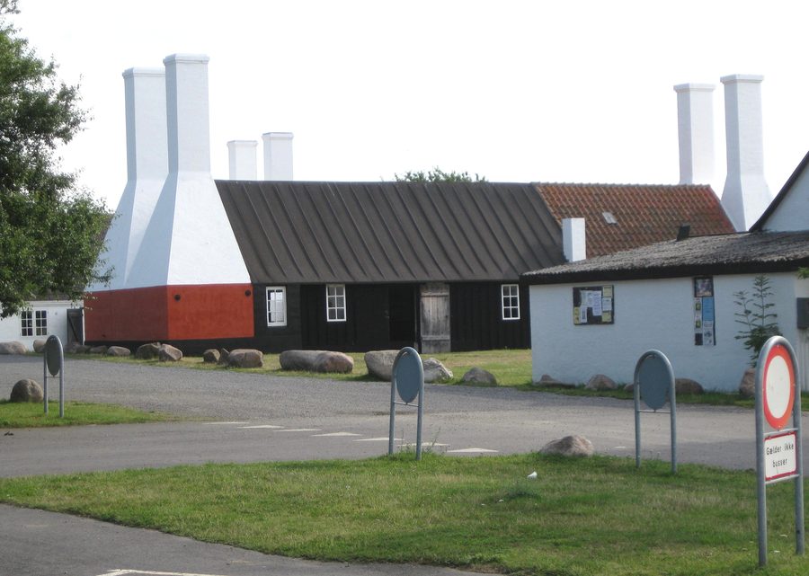 Die Räucherei Hasle Røgeri am Hafen von Hasle auf Bornholm